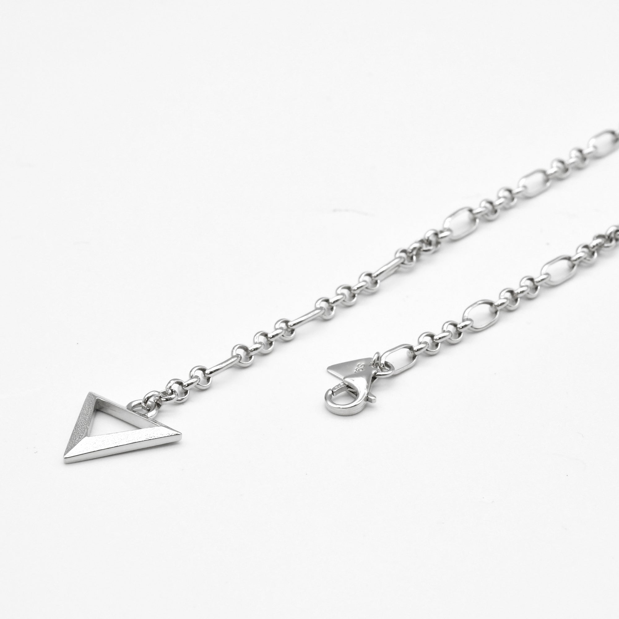 Easy Logo Mantle Necklace